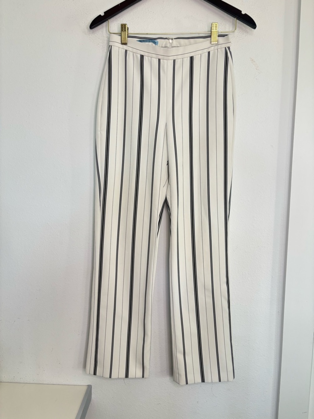 ANTONIO MELANI BLACK WHITE PINSTRIPE STRAIGHT LEG WOMENS SLACKS SZ 0